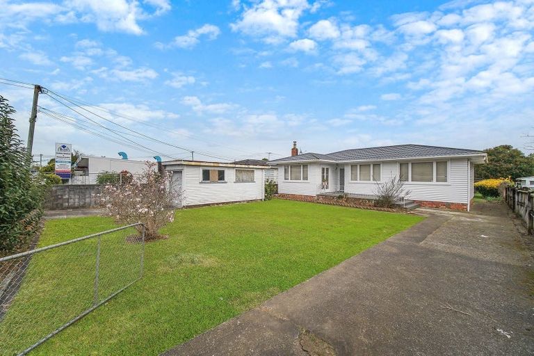 Photo of property in 136 Rathgar Road, Henderson, Auckland, 0610