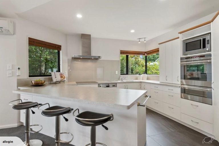 Photo of property in 2/272 Major Hornbrook Road, Mount Pleasant, Christchurch, 8081