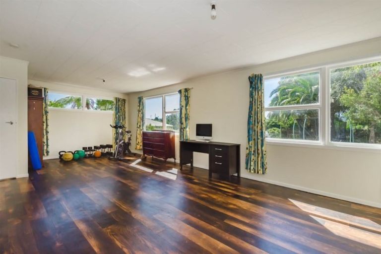 Photo of property in 5 Riwai Street, Paraparaumu, 5032