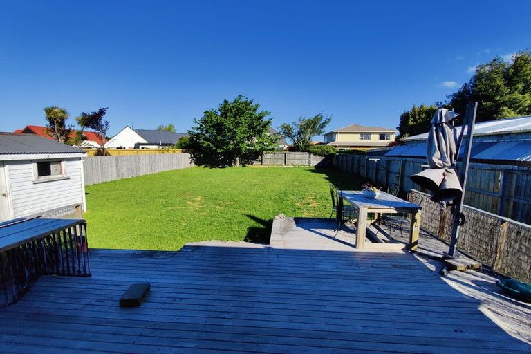 Photo of property in 20 Farquhars Road, Redwood, Christchurch, 8051