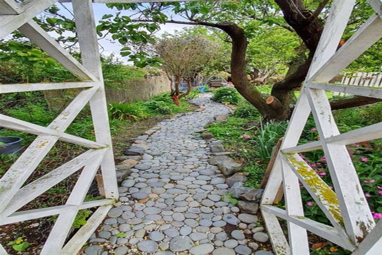 Photo of property in 4 Holmes Street, Waimate, 7924