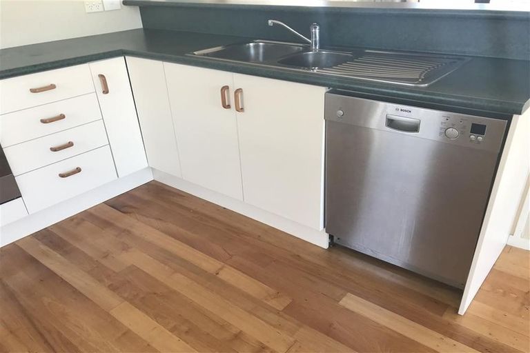 Photo of property in 4 Bellevue Road, Brookfield, Tauranga, 3110