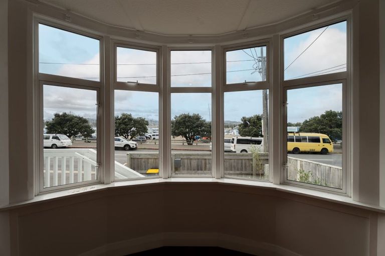 Photo of property in 504 Evans Bay Parade, Hataitai, Wellington, 6021