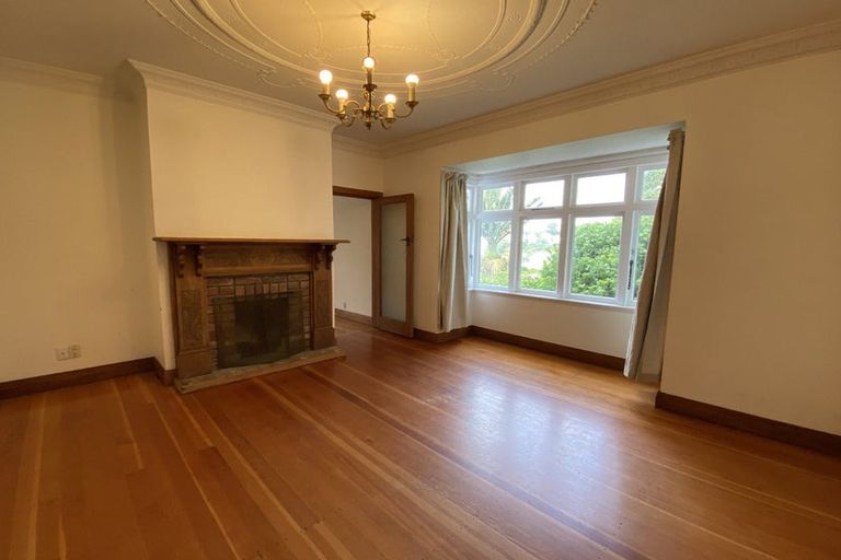 Photo of property in 27 Mariri Road, Kelburn, Wellington, 6012