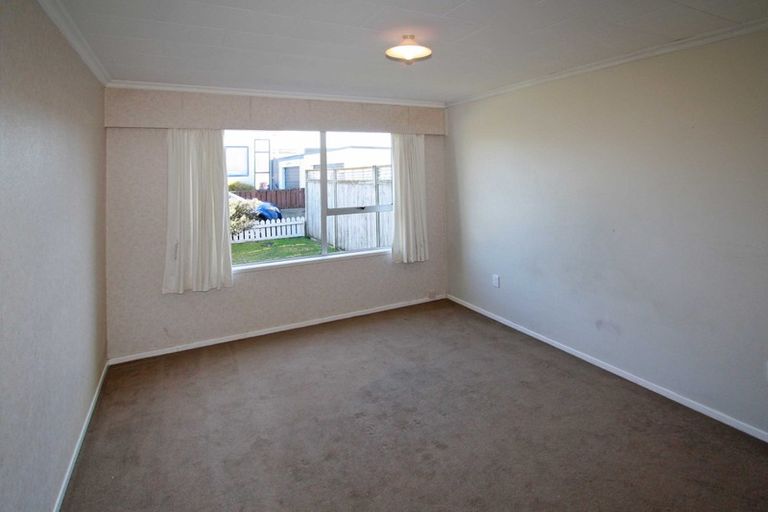 Photo of property in 2/10 Birdwood Avenue, Moturoa, New Plymouth, 4310