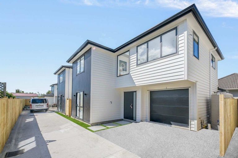 Photo of property in 2/11 Avondale Road, Taradale, Napier, 4112