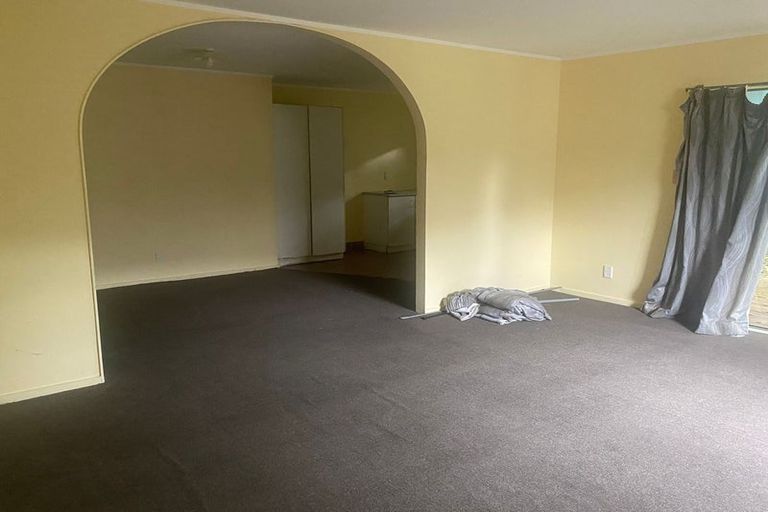 Photo of property in 4/8 Eulogy Place, Randwick Park, Auckland, 2105