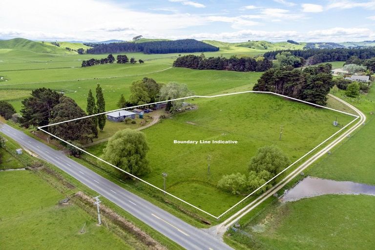 Photo of property in 1183 Masterton Stronvar Road, Wainuioru, Masterton, 5890