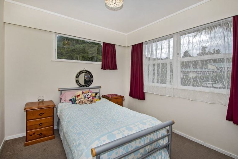 Photo of property in 16 Ranfurly Place, Te Kamo, Whangarei, 0112