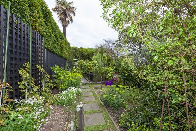 Photo of property in 8 River Glade, Waikanae, 5036