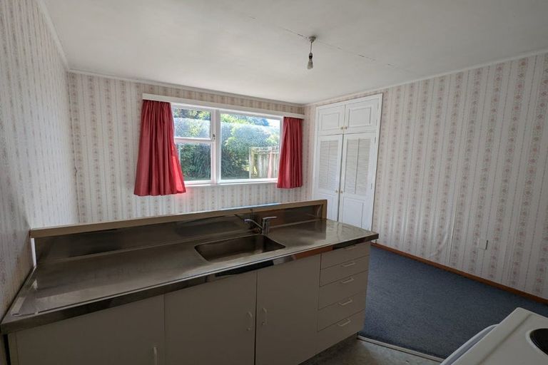 Photo of property in 5 Coates Street, Tawa, Wellington, 5028