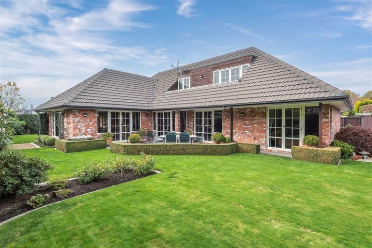 Photo of property in 7 Tavistock Place, Russley, Christchurch, 8042