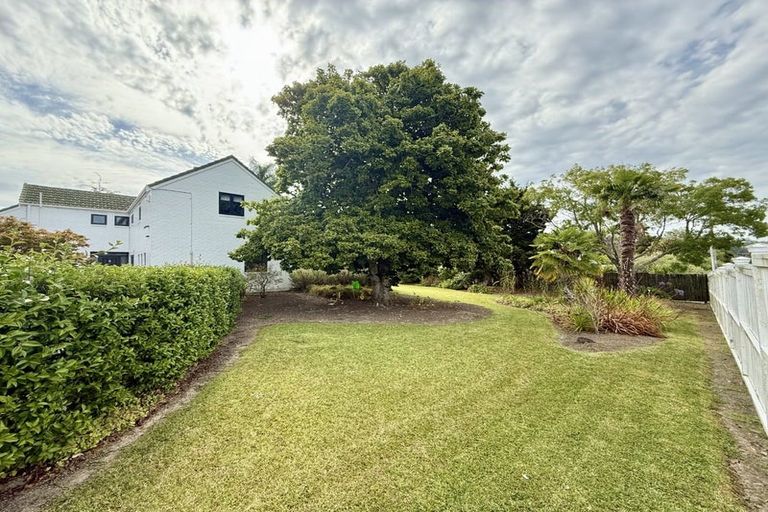 Photo of property in 42 Roland Road, Greenhithe, Auckland, 0632