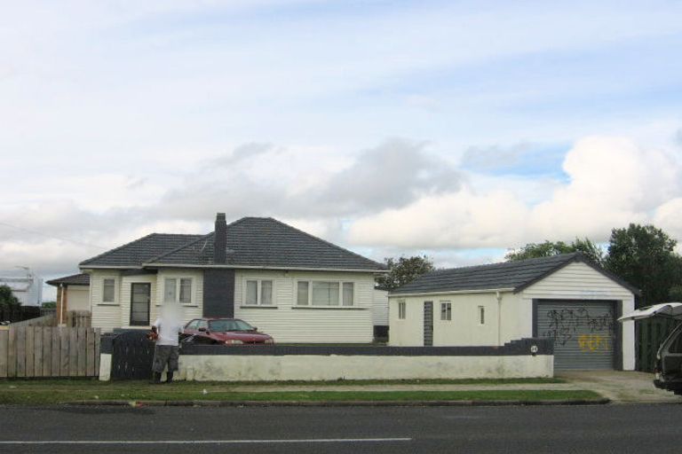Photo of property in 24 Ranfurly Road, Papatoetoe, Auckland, 2104