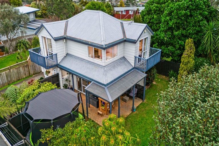 Photo of property in 2/41 Colwill Road, Massey, Auckland, 0614