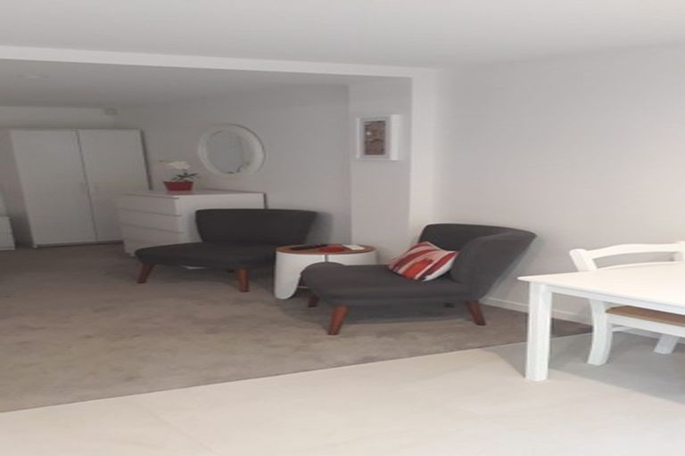 Photo of property in 3 Fordyce Avenue, Sunnyhills, Auckland, 2010