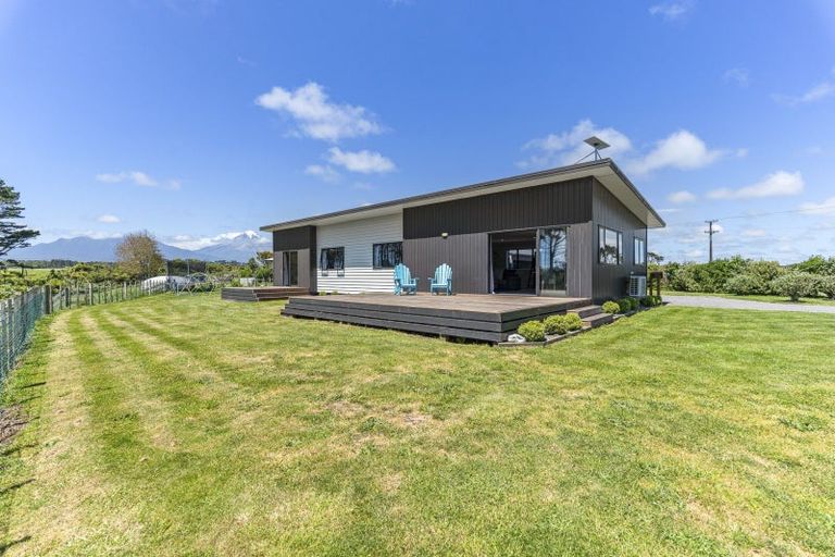 Photo of property in 205 Puniho Road, Warea, New Plymouth, 4381