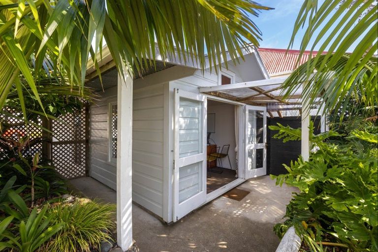 Photo of property in 17 Kowhai Street, Strandon, New Plymouth, 4312