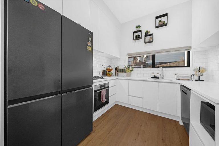 Photo of property in 58b Spinella Drive, Bayview, Auckland, 0629