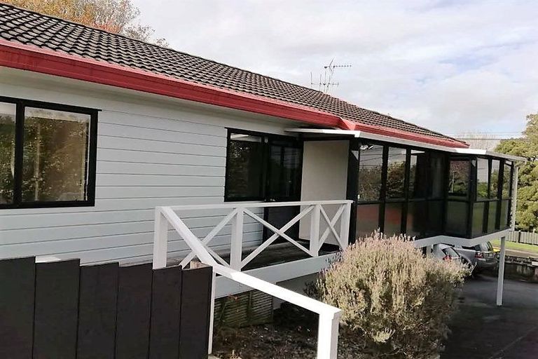 Photo of property in 2/51 Park Road, Glenfield, Auckland, 0629