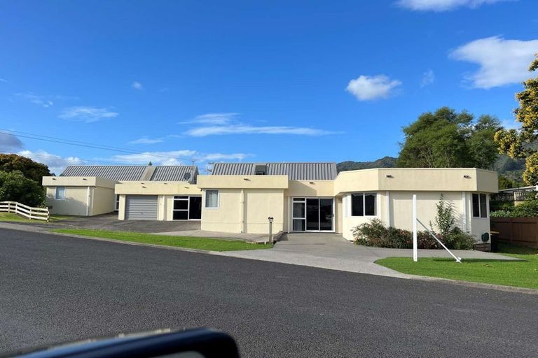 Photo of property in 90 Victoria Street, Coromandel, 3506