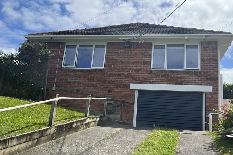 Photo of property in 1/6 Keys Street, Belmont, Auckland, 0622