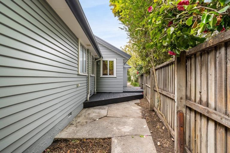 Photo of property in 35 Kirkwood Avenue, Upper Riccarton, Christchurch, 8041