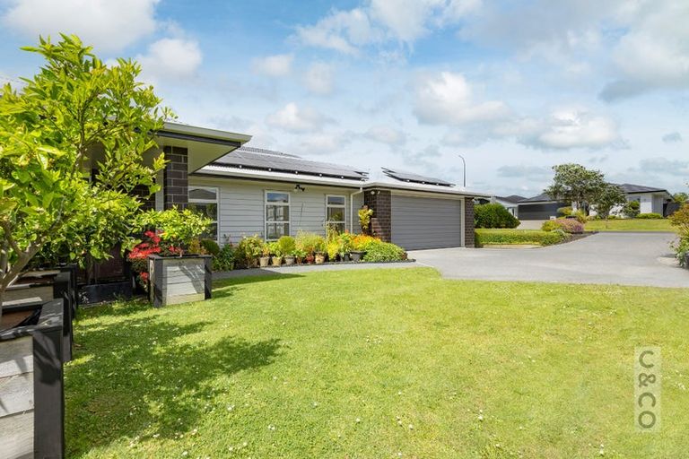 Photo of property in 96 Pohutukawa Parade, Riverhead, 0820