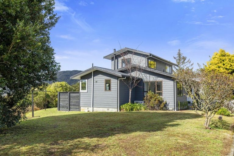 Photo of property in 201 Holborn Drive, Stokes Valley, Lower Hutt, 5019