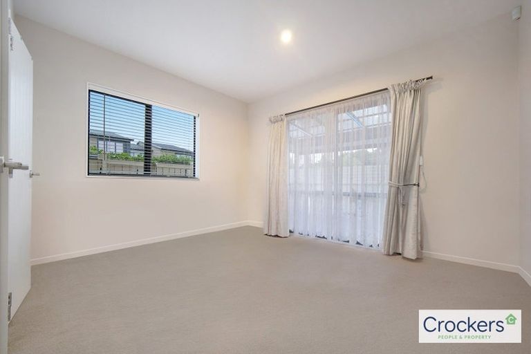 Photo of property in 2 Conti Drive, Flat Bush, Auckland, 2019