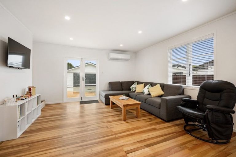 Photo of property in 43 Routley Crescent, Elderslea, Upper Hutt, 5018