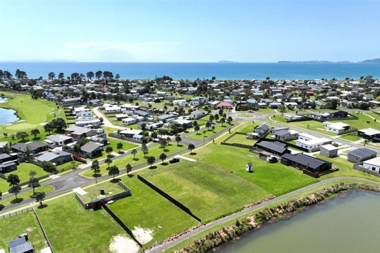 Photo of property in 334 Harbour Drive East, Matarangi, Whitianga, 3592