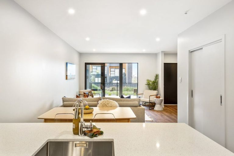 Photo of property in 118 Te Oneroa Way, Long Bay, Auckland, 0630