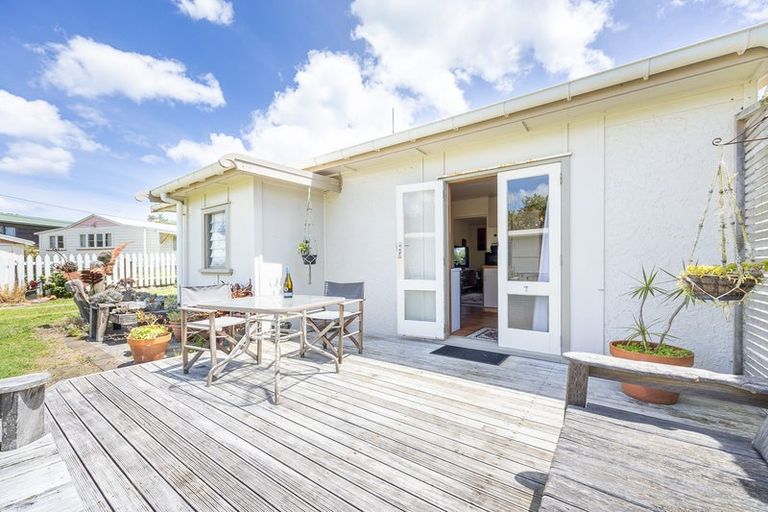 Photo of property in 23 Kelly Street, Baylys Beach, Dargaville, 0377