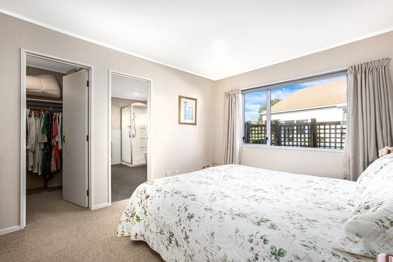 Photo of property in 7 Lakeside Villas, Whitby, Porirua, 5024