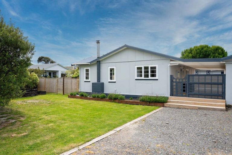 Photo of property in 2 Leyland Road, Te Awanga, 4102