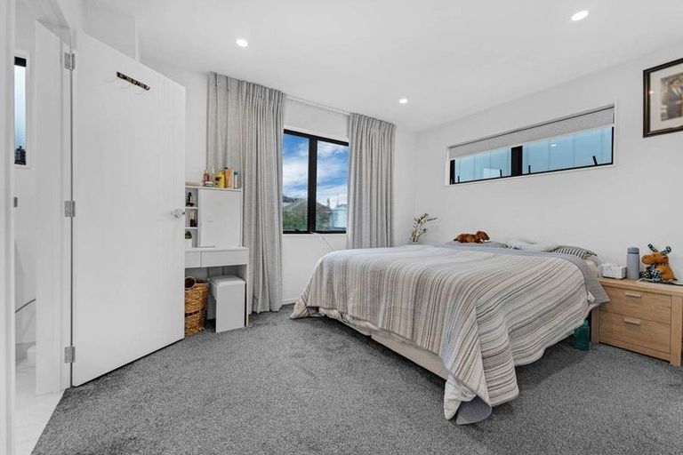 Photo of property in 2 Fields Road, Manurewa, Auckland, 2102