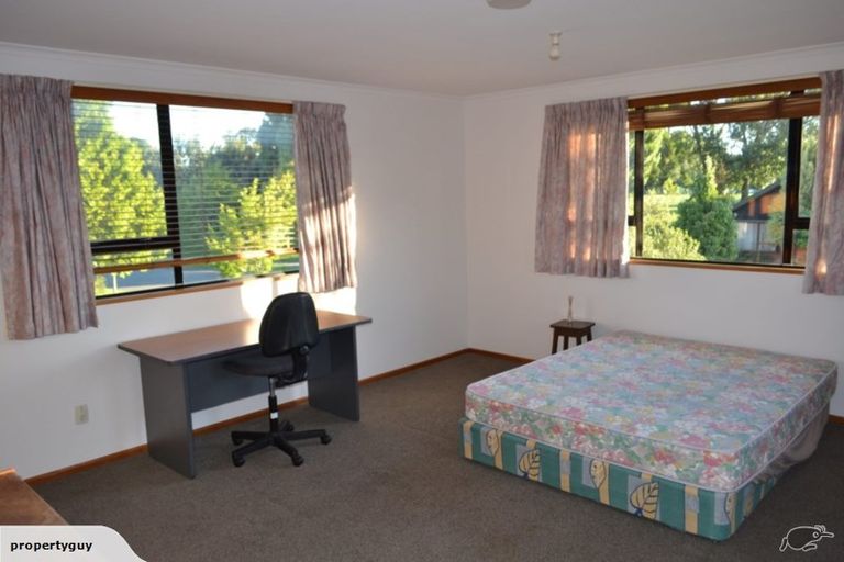 Photo of property in 16 Sayers Crescent, Ilam, Christchurch, 8041