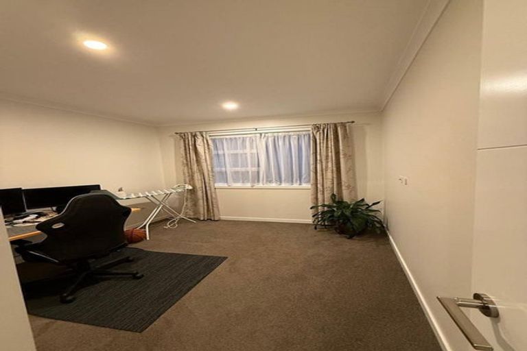 Photo of property in 4 Tarata Lane, Avalon, Lower Hutt, 5011