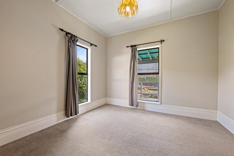 Photo of property in 62 Waikawa Road, Picton, 7220