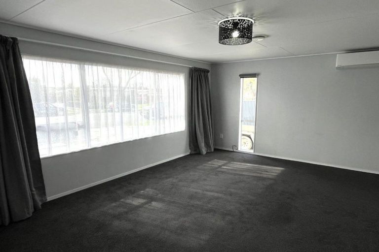 Photo of property in 44 Kaimanawa Street, Kelvin Grove, Palmerston North, 4414