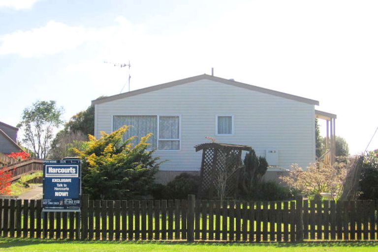 Photo of property in 49 Simpson Road, Papamoa Beach, Papamoa, 3118