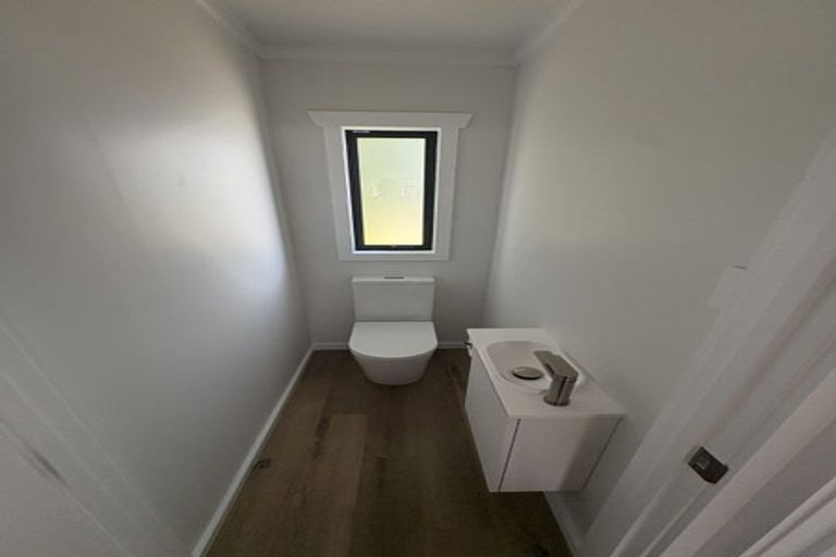 Photo of property in 76 Wharf Road, Te Atatu Peninsula, Auckland, 0610