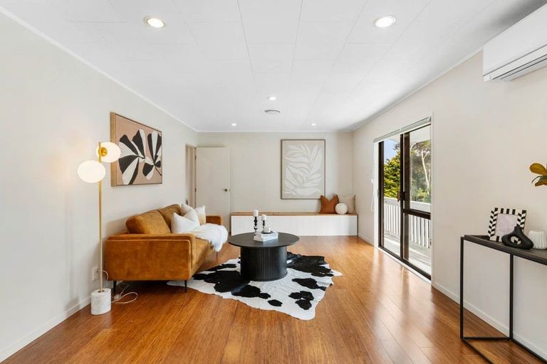 Photo of property in 112 Spinella Drive, Bayview, Auckland, 0629