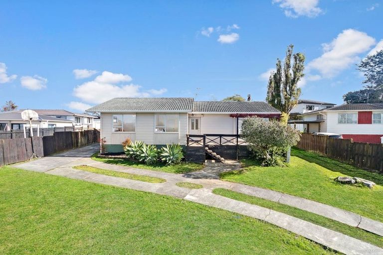 Photo of property in 10 Kereru Place, Half Moon Bay, Auckland, 2012