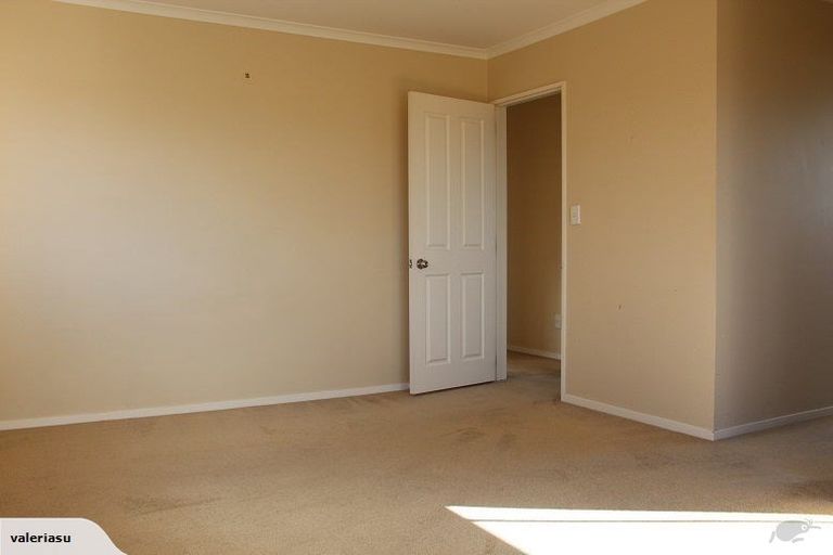 Photo of property in 4 Trotting Terrace, Fairview Heights, Auckland, 0632