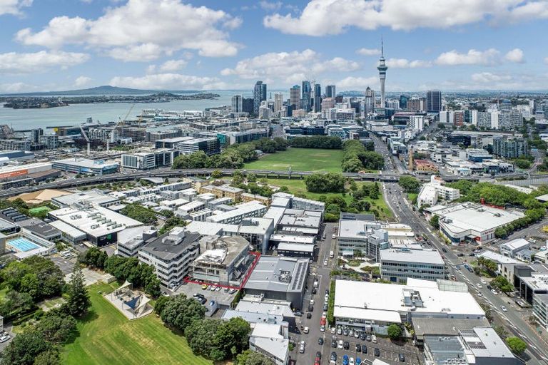 Photo of property in 23 Hargreaves Street, Mount Cook, Wellington, 6021