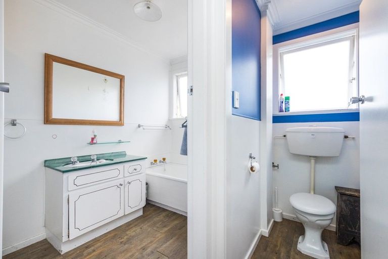 Photo of property in 11 Catlins Crescent, Milson, Palmerston North, 4414