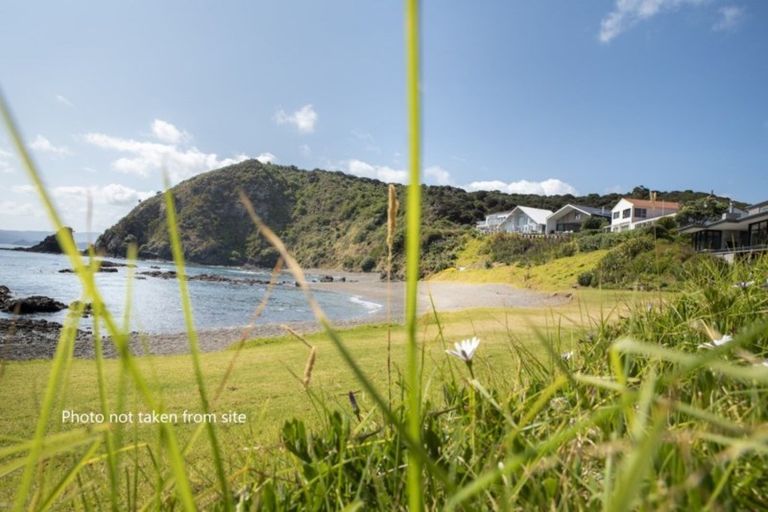 Photo of property in 17 Du Fresne Place, Russell, 0202