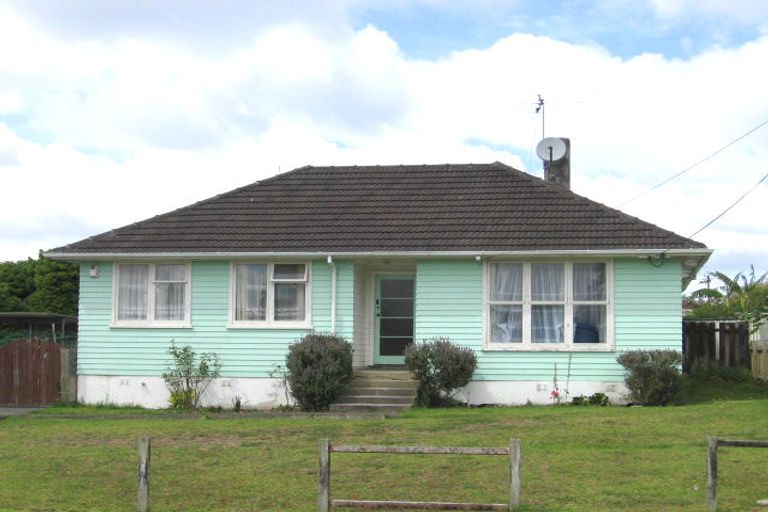Photo of property in 32 Hayman Place, Beach Haven, Auckland, 0626